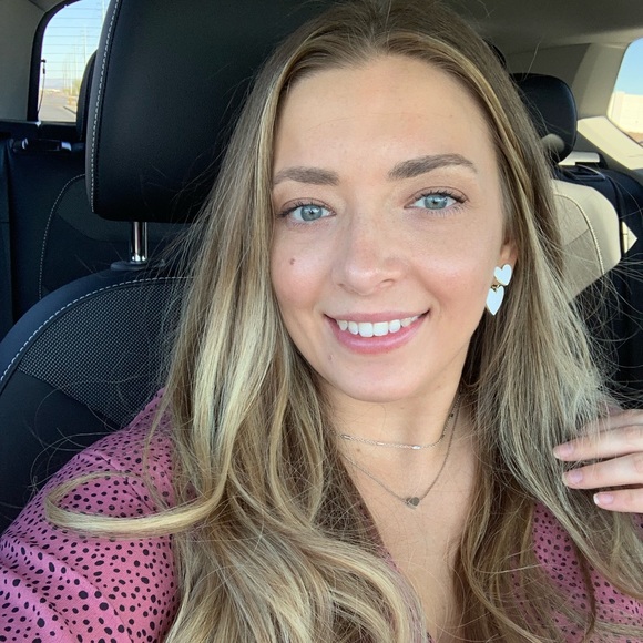 Meet your Posher, Charlotte - Picture 1 of 2